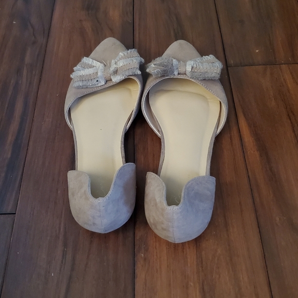 Shoes - Picture 2 of 4